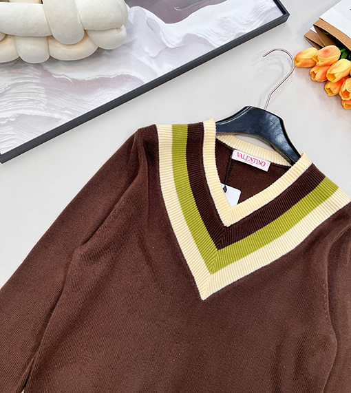 ヴァレンティノ カラーブロックVネックプルオーバーセーター