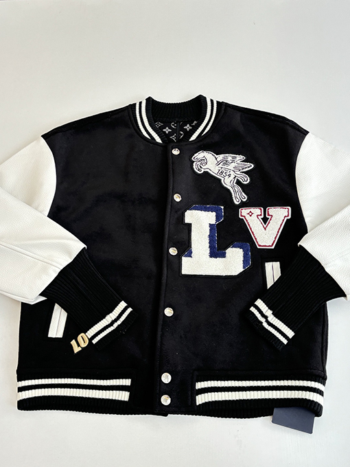 ルイヴィトン ペガサスのフロック刺繍入りペガサスベースボールジャケット