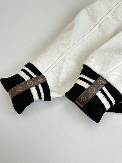 ルイヴィトン ペガサスのフロック刺繍入りペガサスベースボールジャケット