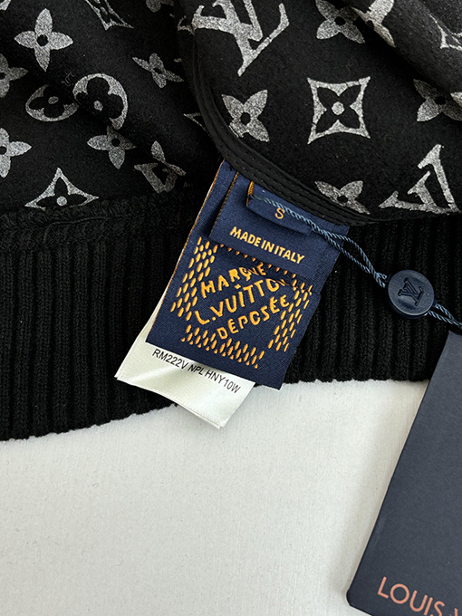 ルイヴィトン ペガサスのフロック刺繍入りペガサスベースボールジャケット