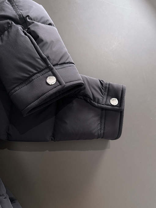 プラダコピー 新しいパーカーダウンジャケット