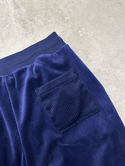 ルイヴィトンスーパーコピー レザーロゴコーデュロイパンツ