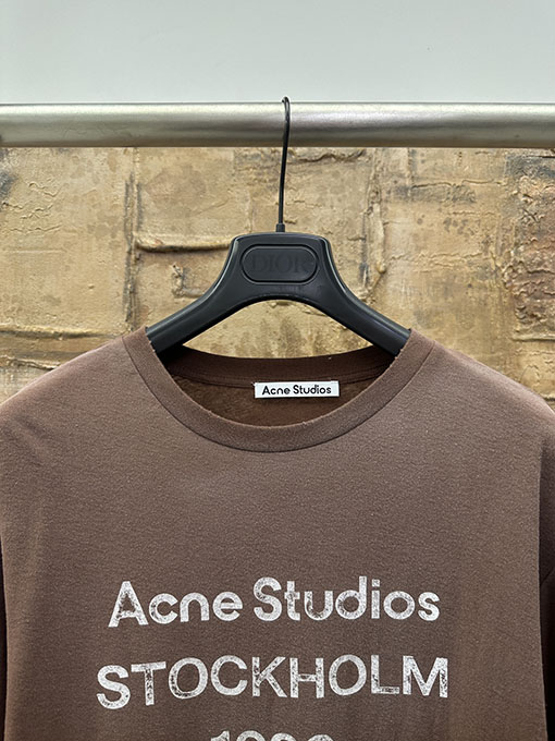 アクネストゥディオズ Acne Studios 1996 胸元にクラシックなロゴしらった長袖シャツ