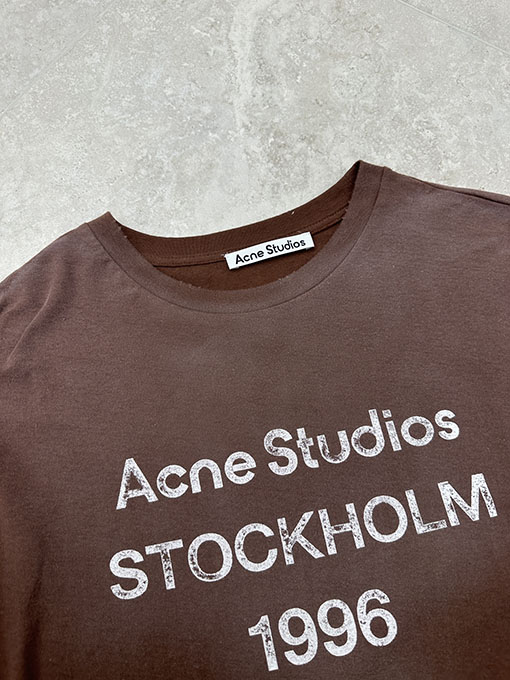 アクネストゥディオズ Acne Studios 1996 胸元にクラシックなロゴしらった長袖シャツ