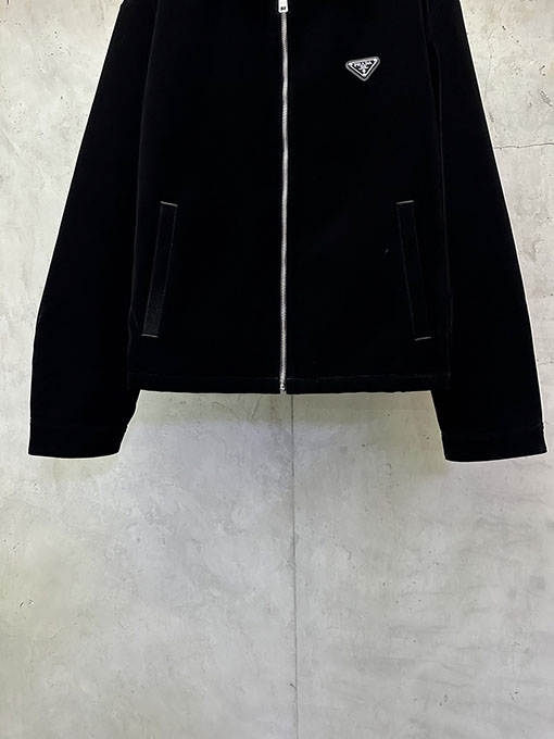 プラダスーパーコピー トライアングルロゴベルベットジャケット