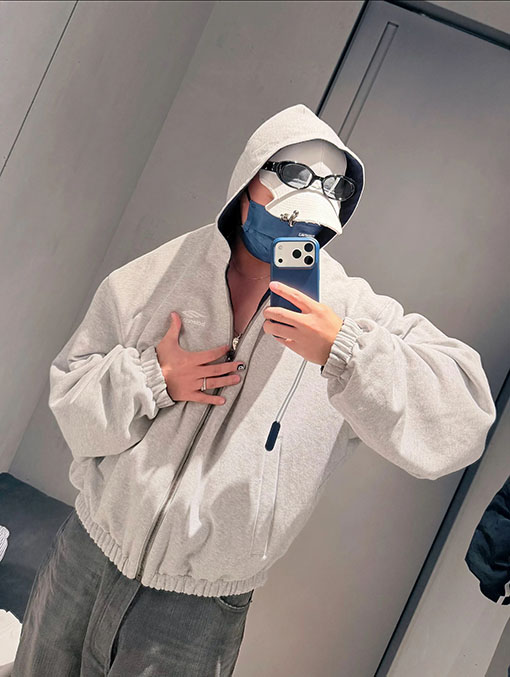 バレンシアガ グレーブルーのリバーシブル長袖ジップアップジャケット