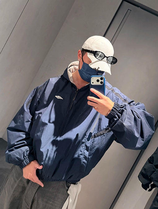 バレンシアガ グレーブルーのリバーシブル長袖ジップアップジャケット