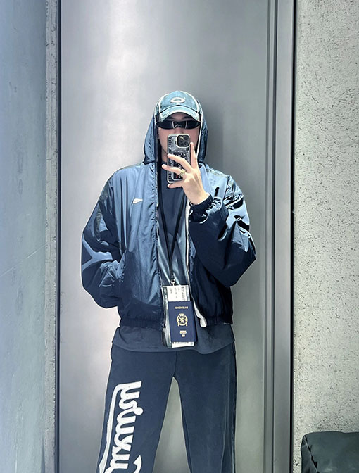 バレンシアガ グレーブルーのリバーシブル長袖ジップアップジャケット