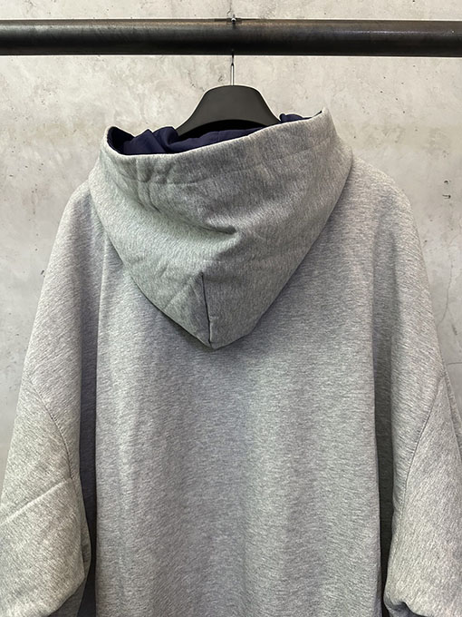 バレンシアガ グレーブルーのリバーシブル長袖ジップアップジャケット