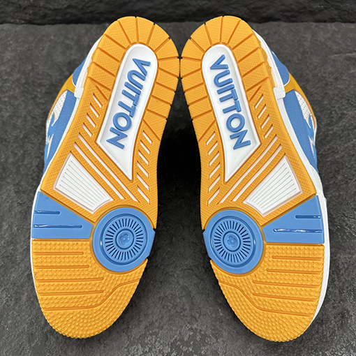 ルイヴィトン LV Trainer パンチングの牛革スニーカー