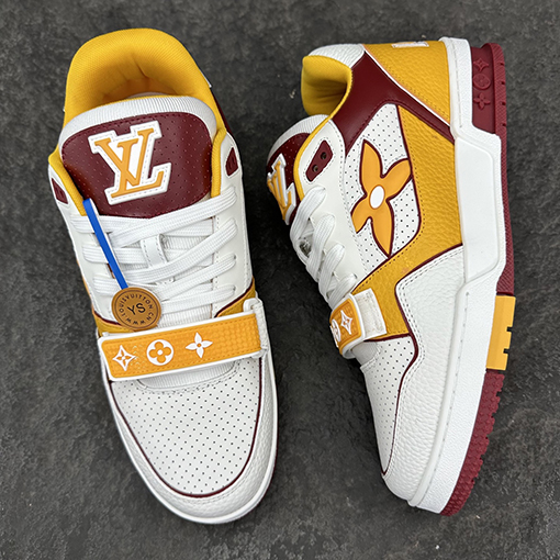 ルイヴィトン LV Trainer パンチングの牛革スニーカー