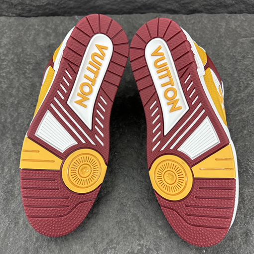 ルイヴィトン LV Trainer パンチングの牛革スニーカー