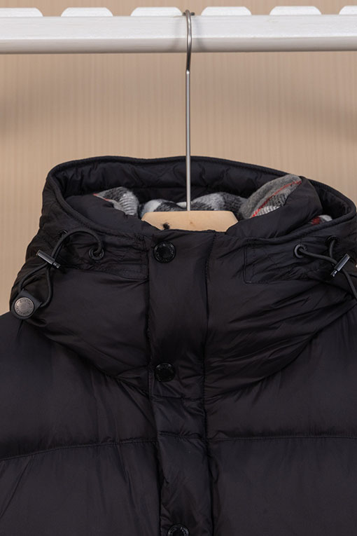 バーバリーコピー 取り外し可能な袖付きフード付きダウンジャケット