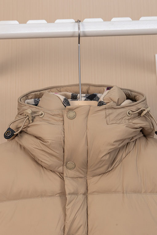 バーバリーコピー 取り外し可能な袖付きフード付きダウンジャケット