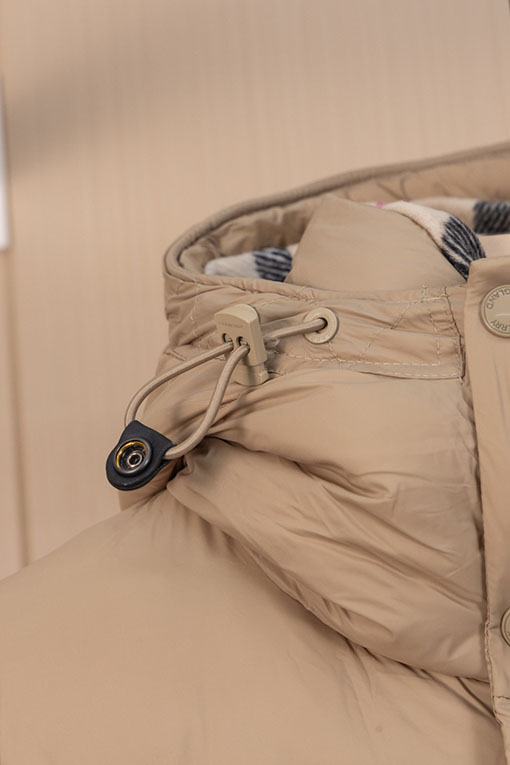 バーバリーコピー 取り外し可能な袖付きフード付きダウンジャケット