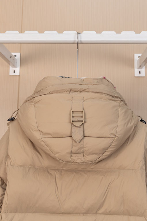 バーバリーコピー 取り外し可能な袖付きフード付きダウンジャケット