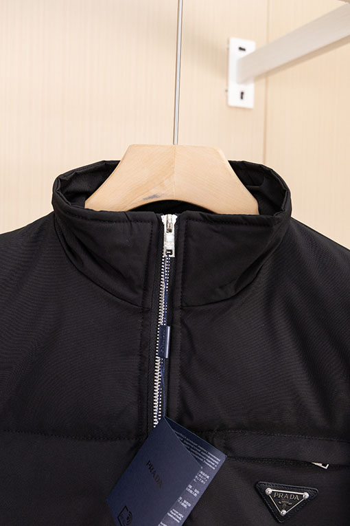 プラダ 新しいスタンドカラーコットンコート