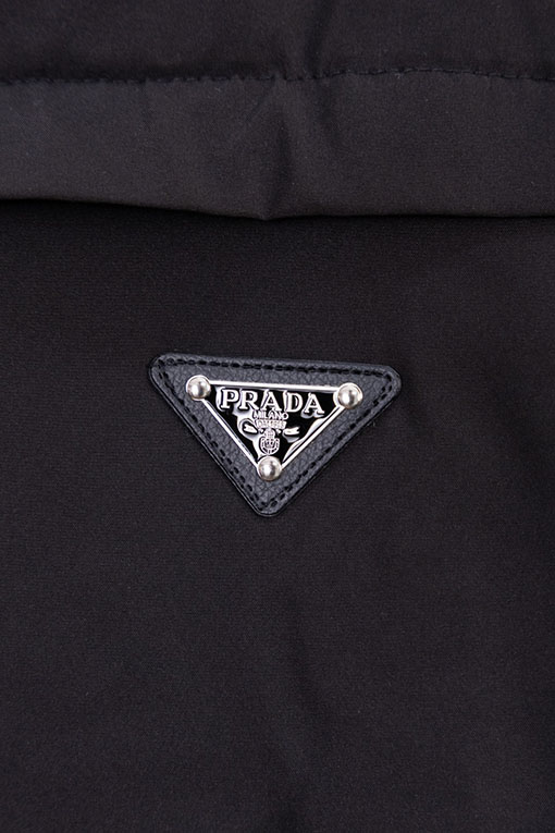 プラダ 新しいスタンドカラーコットンコート