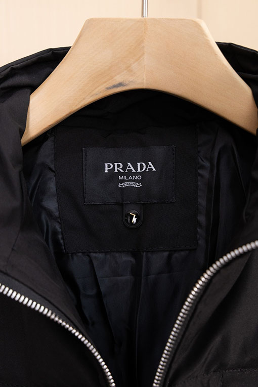 プラダ 新しいスタンドカラーコットンコート