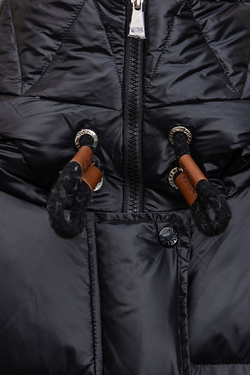 モンクレール フード付きショートパファージャケット