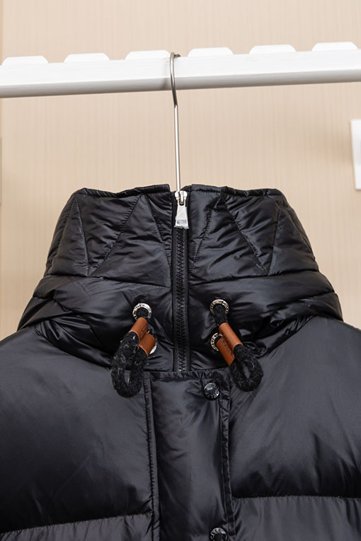 モンクレール フード付きショートパファージャケット