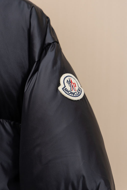 モンクレール フード付きショートパファージャケット