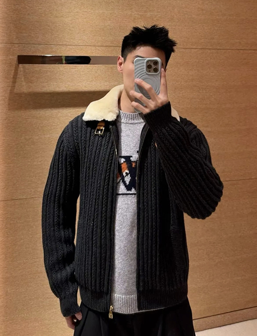 ルイヴィトンコピー ファーカラーニットカーディガン