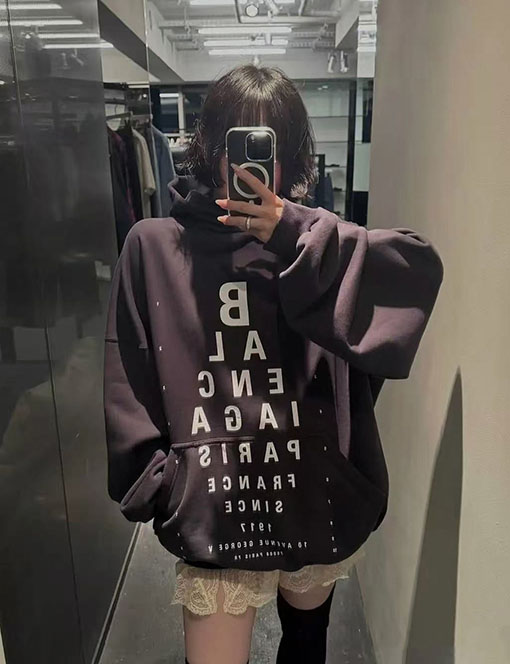 バレンシアガ Balenciaga フード付きレタープリントオーバーサイズパーカー
