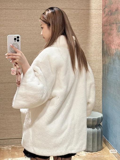 ルイヴィトンコピー Nigo コラボミンクファーVネックファーコート