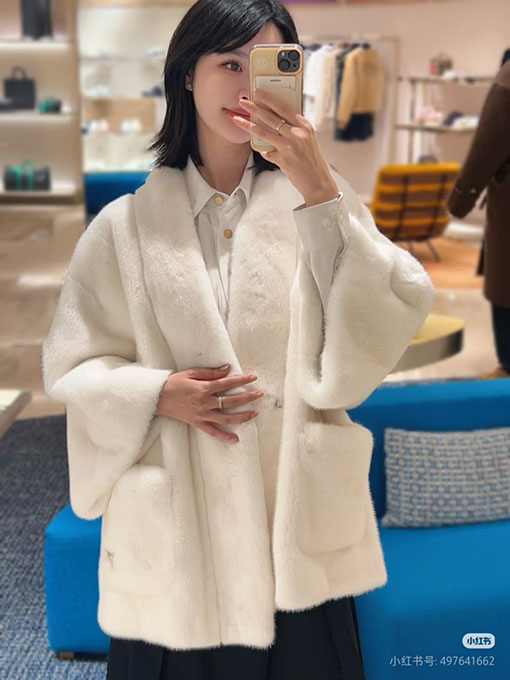 ルイヴィトンコピー Nigo コラボミンクファーVネックファーコート