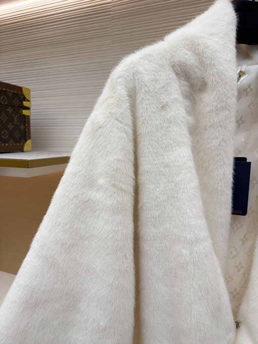 ルイヴィトンコピー Nigo コラボミンクファーVネックファーコート