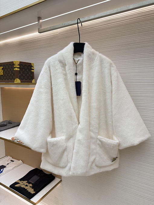 ルイヴィトンコピー Nigo コラボミンクファーVネックファーコート