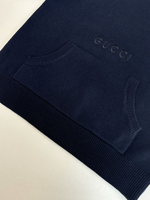 グッチ 無地カンガルーポケットレターロゴ刺繍ラウンドネックニットセーター