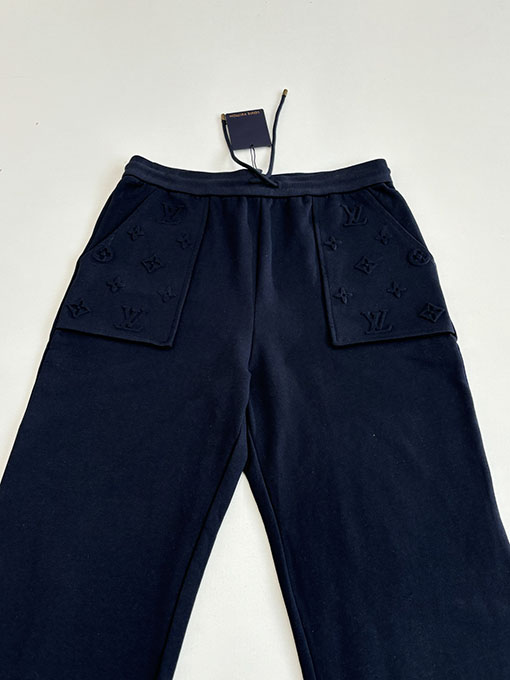 ルイヴィトンスーパーコピー 新モデル全面エンボスのポケット付きパンツ