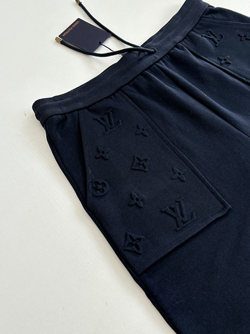 ルイヴィトンスーパーコピー 新モデル全面エンボスのポケット付きパンツ