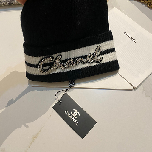 シャネルスーパーコピー クラシックなラインストーンニット帽