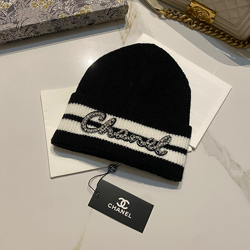 シャネルスーパーコピー クラシックなラインストーンニット帽