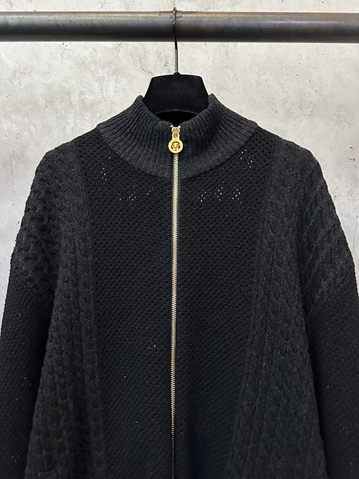 ヴェルサーチ ハイネックプルオーバージップアップジャカードニットセータ