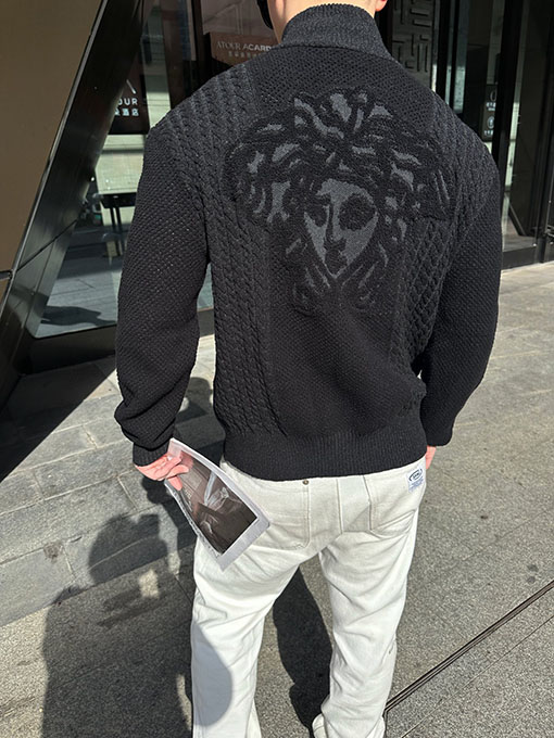 ヴェルサーチ ハイネックプルオーバージップアップジャカードニットセータ