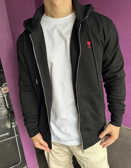 アミ ハート刺繍のジップアップジャケット