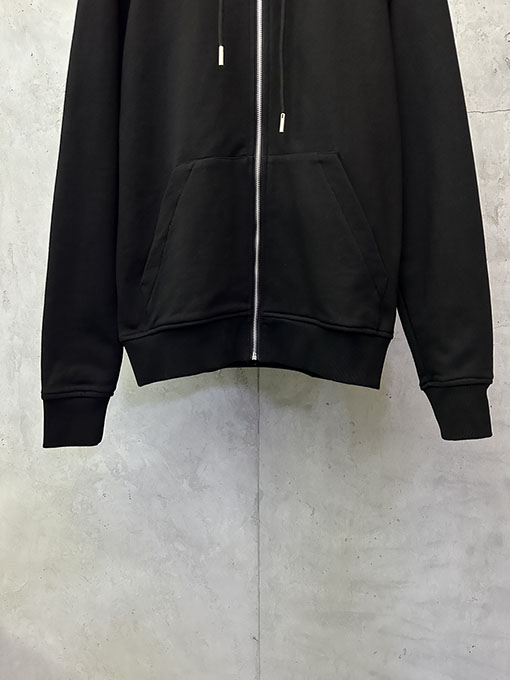 アミ ハート刺繍のジップアップジャケット