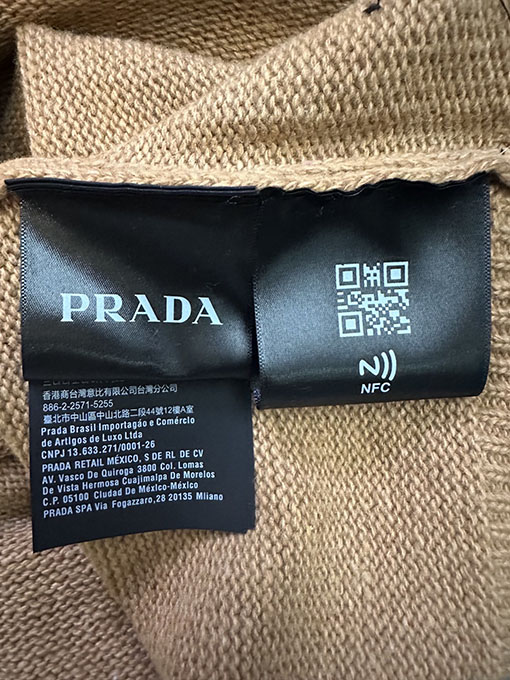 プラダ ファブリックロゴニットプルオーバー