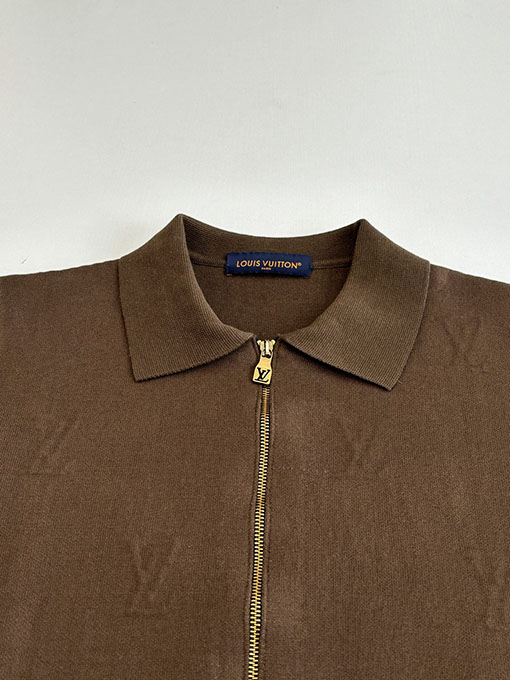 ルイヴィトン エンボスの襟付きジップアップニットカーディガン