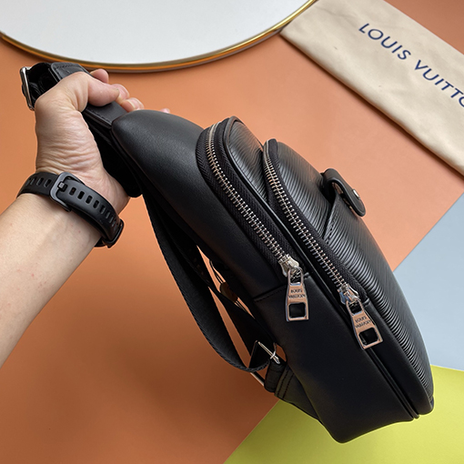 ルイヴィトンコピー 新しいメンズチェストバッグ