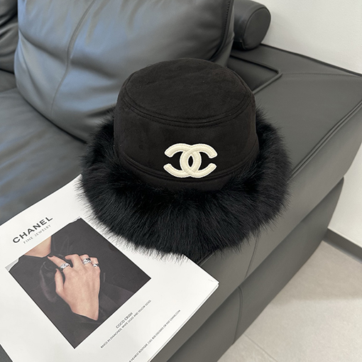 シャネル 厚のスエードで暖かさをアップ漁師の帽子