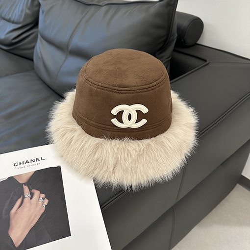 シャネル 厚のスエードで暖かさをアップ漁師の帽子