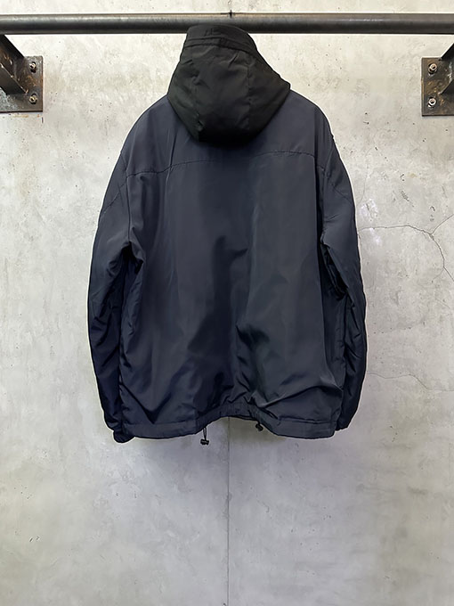 プラダ ナイロンリバーシブルウィンドブレーカー/パデッドジャケット