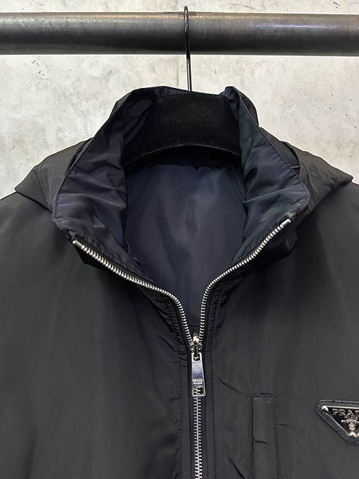 プラダ ナイロンリバーシブルウィンドブレーカー/パデッドジャケット