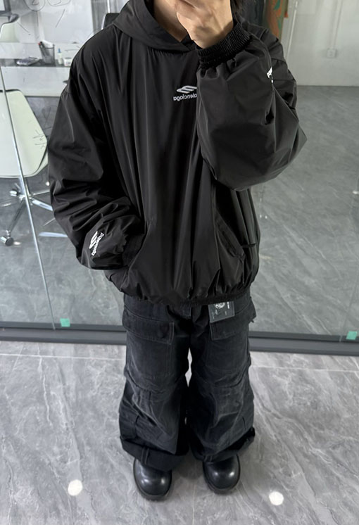 バレンシアガ BALENCIAGA ロゴジャカードフード付きスウェットシャツ