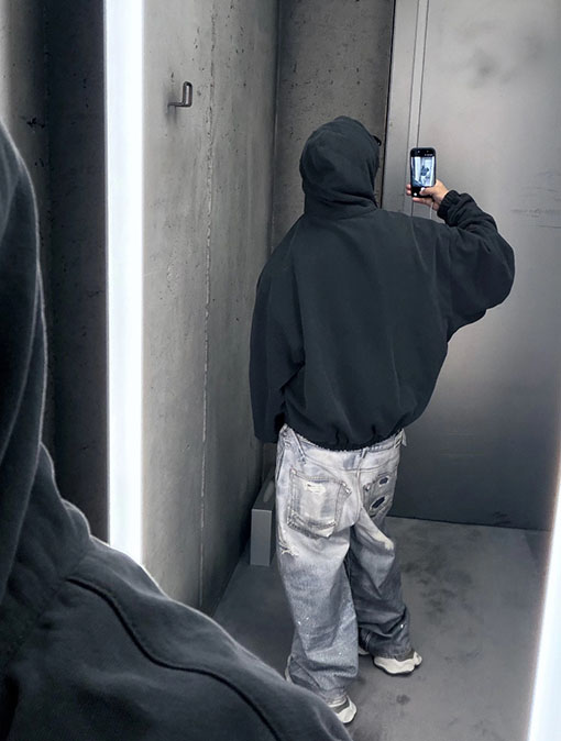 バレンシアガ BALENCIAGA 黒と赤のカラーブロックリバーシブルジップアップジャケット